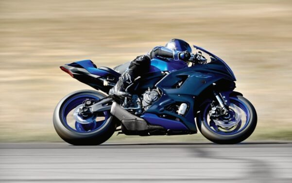 Yamaha presenta la nueva YZF-R7: la moto super deportiva y ligera de la serie R