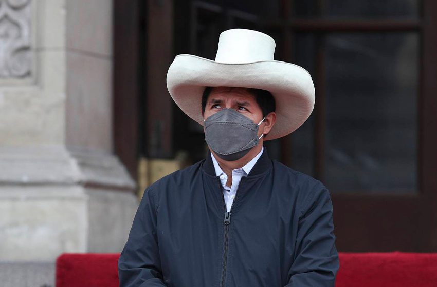 Huancayo: Alcalde acusado de pertenecer a “Los Tiranos del Centro” recibió condecoración de Pedro Castillo