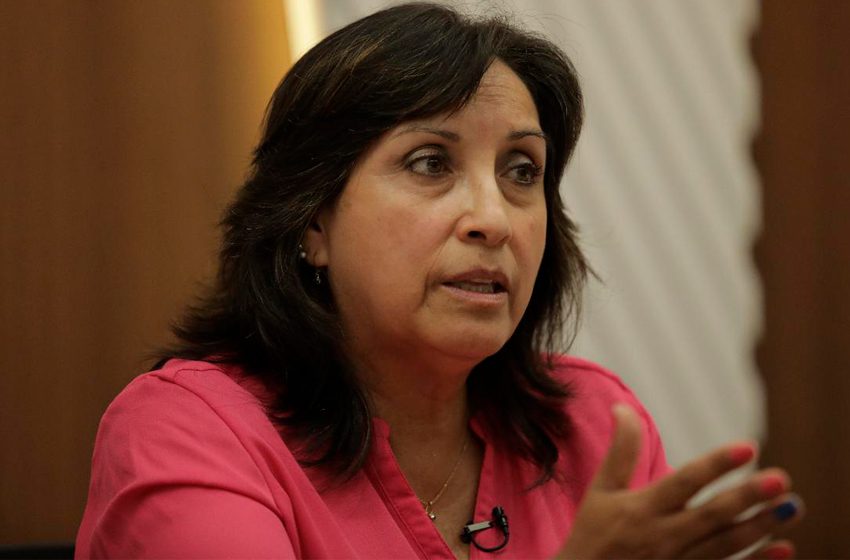 Dina Boluarte renuncia al Reniec luego de 9 meses en el Ejecutivo