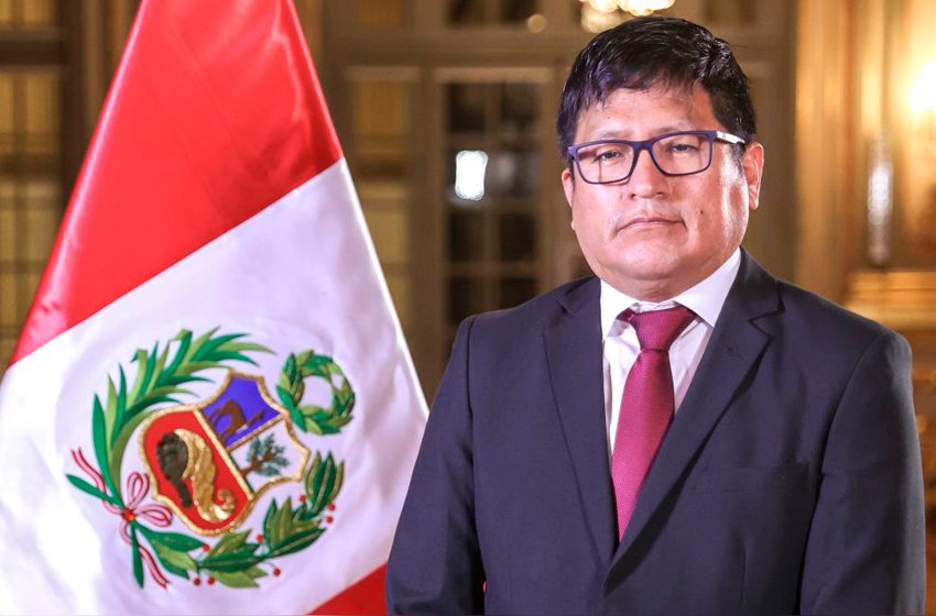 Jorge López Peña juramentó como nuevo ministro de Salud