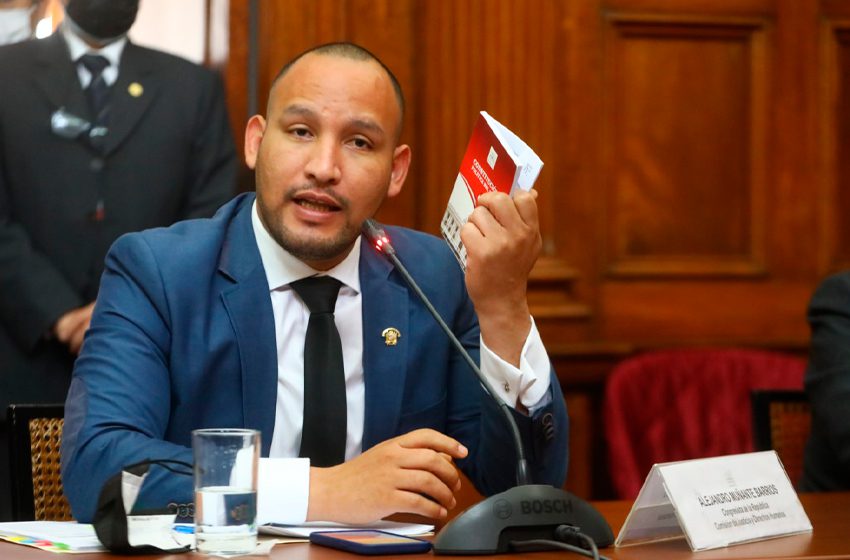 Alejandro Muñante asegura que si el Congreso censura al premier, no se estaría quemando la primera “bala de plata”