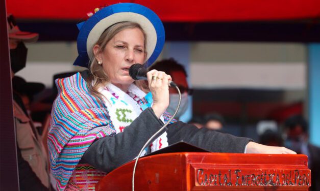 María del Carmen Alva asegura que el Congreso “sigue trabajando y recorriendo el país”