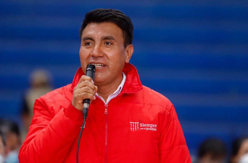 Ministro Zea anuncia que secretario general de su sector será removida de su cargo: “Lo saco y punto”