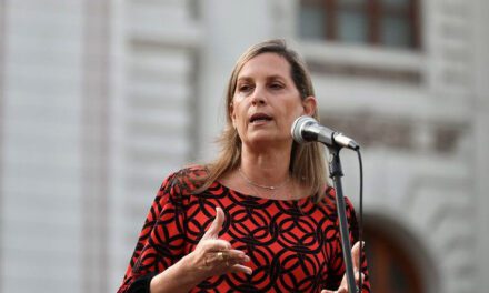 Presidenta del Congreso: “Si para que se vaya Pedro Castillo nos tenemos que ir todos, nos vamos”