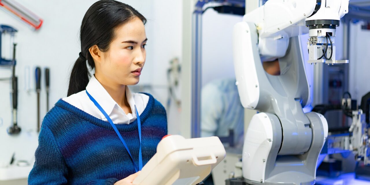 Beca Energía 22: programa busca acortar la brecha laboral que existe con las mujeres que estudian carreras STEM
