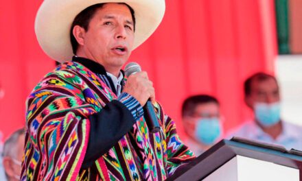 Abogado de Pedro Castillo afirma que decisión del Fiscal de la Nación es un atentado contra la Constitución