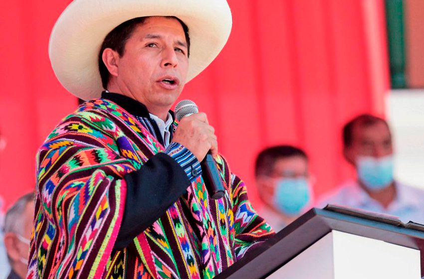 Abogado de Pedro Castillo afirma que decisión del Fiscal de la Nación es un atentado contra la Constitución