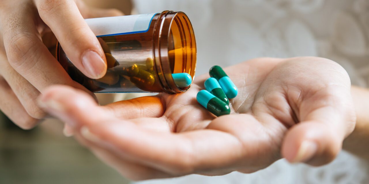 ¿Medicamentos genéricos o de marca? Conoce en qué se diferencian y cómo elegir con seguridad