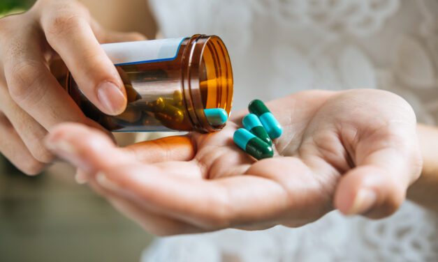 ¿Medicamentos genéricos o de marca? Conoce en qué se diferencian y cómo elegir con seguridad