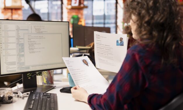 ¿Buscas trabajo?: Recomendaciones para que tu currículum destaque entre más de 2 mil postulantes