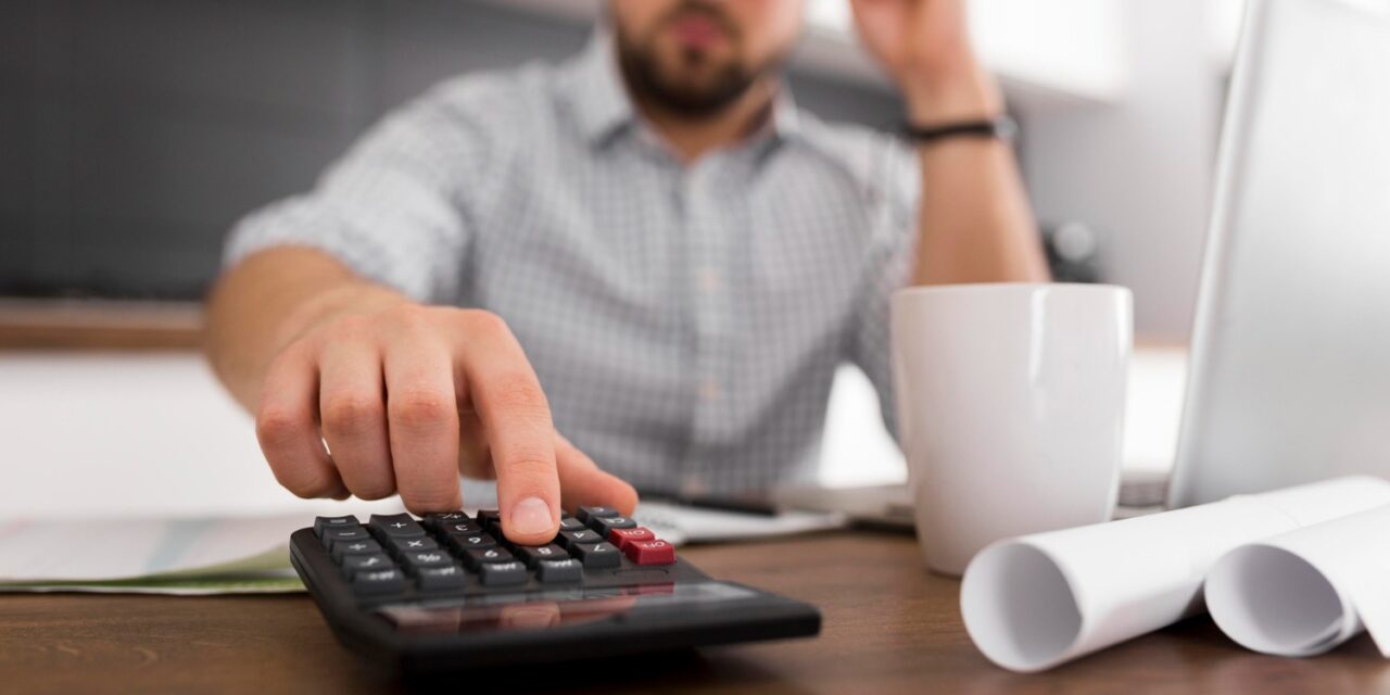 ¿Tu negocio tuvo que buscar dinero para pagar la gratificación? Cinco señales para ordenar la caja