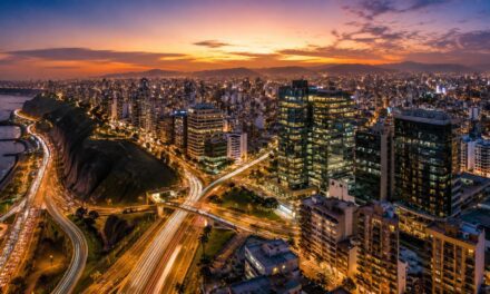 Perú supera los 34 millones de habitantes: el reto energético de las ciudades que siguen creciendo