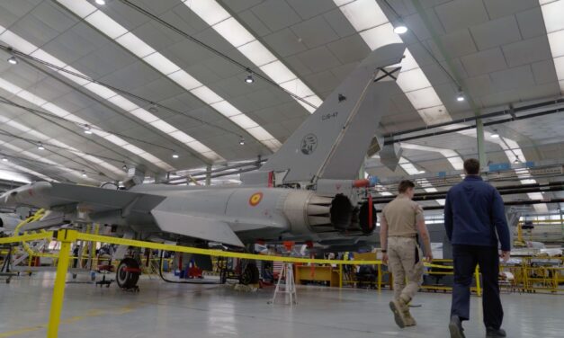 ASISTENTE REMOTO BASADO EN REALIDAD AUMENTADA REVOLUCIONA EL MANTENIMIENTO DE AERONAVES MILITARES