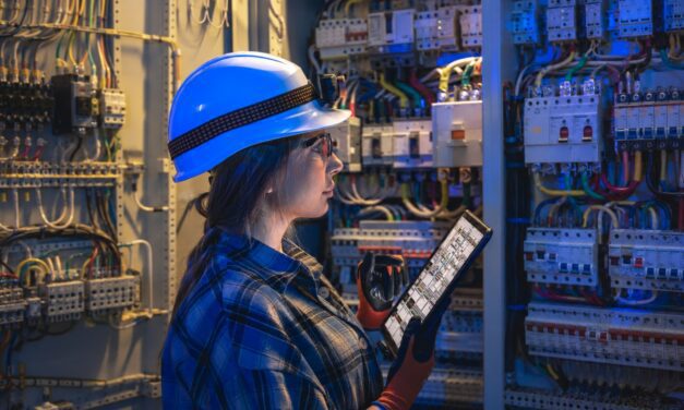 Carreras técnicas en electricidad y automatización se vuelven claves para la industria del futuro