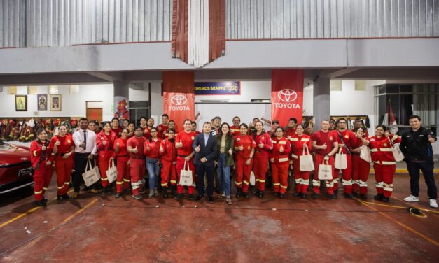 Más vehículos electrificados en las calles: Bomberos refuerzan su preparación técnica